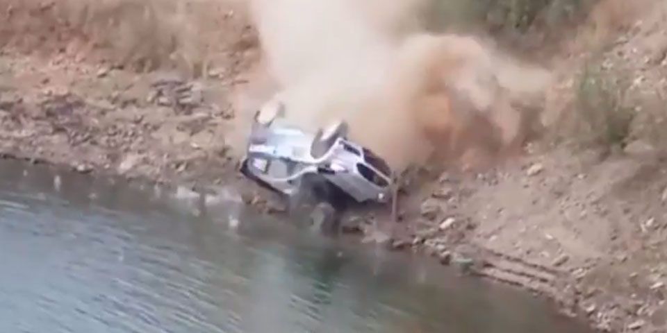Competidores de Rally de México caen a laguna