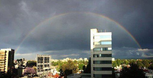 Capitalinos disfrutan de arcoíris Capitalinos disfrutan de arcoíris