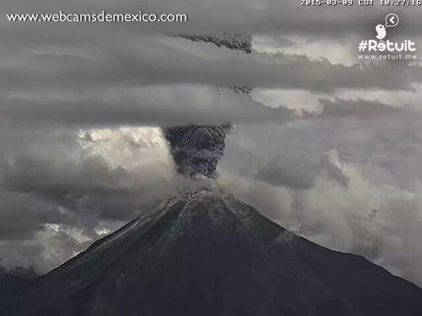 Volcán de Colima presenta explosión