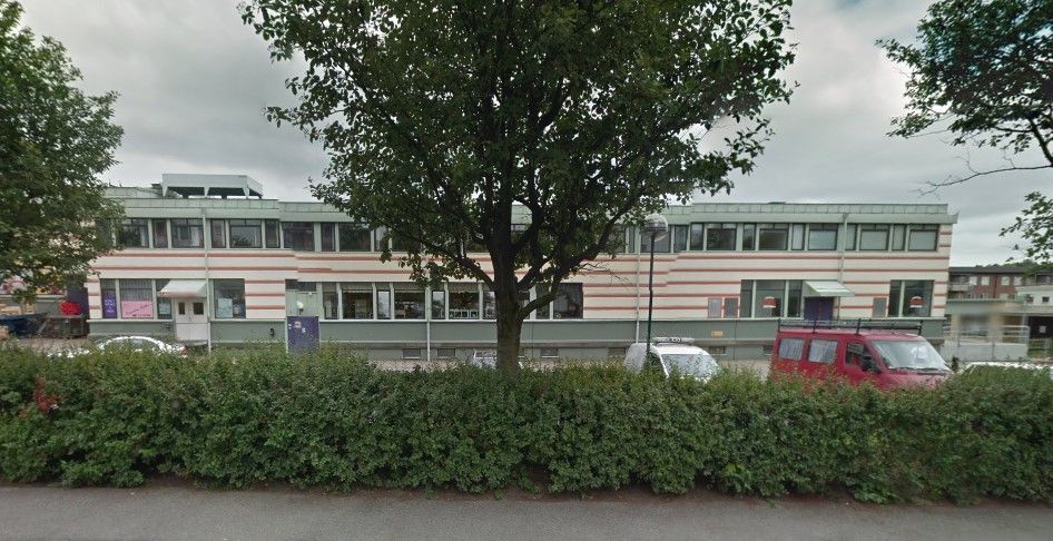 Tiroteo en bar de Suecia deja al menos 2 muertos