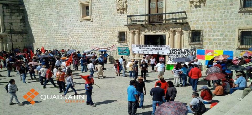 Bloqueo de oficinas federales y calles de Oaxaca