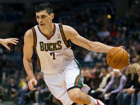 Ilyasoya marca 34 puntos en triunfo de los Bucks Ilyasoya marca 34 puntos en triunfo de los Bucks