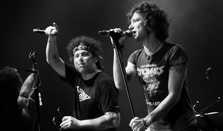 Bunbury y Calamaro estrenan tema de Gustavo Cerati Bunbury y Calamaro estrenan tema de Gustavo Cerati