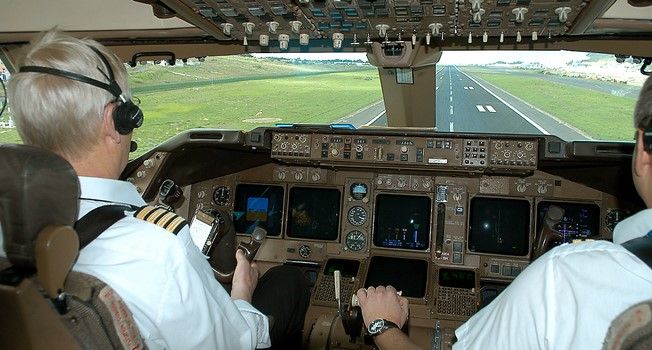 Pilotos piden rediseñar aviones para más seguridad
