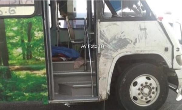 Asalto a microbús de pasajeros deja un muerto Asalto a microbús de pasajeros deja un muerto