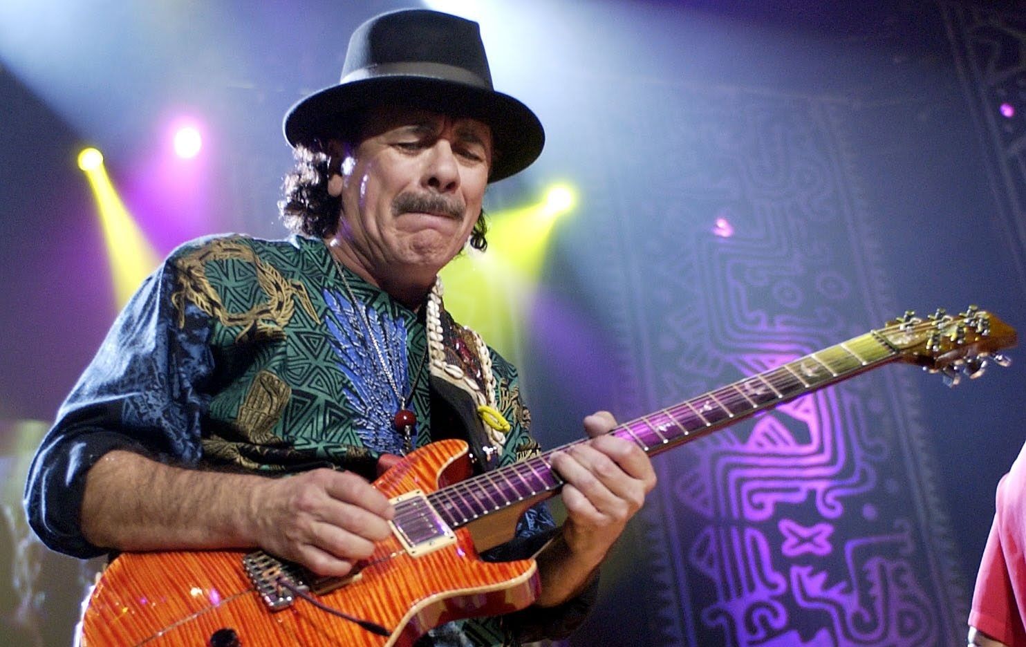 Cierran Reforma por preparativos del concierto de Santana