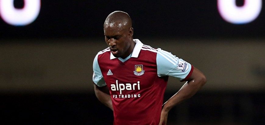 Jugador del West Ham es multado por tuit ofensivo