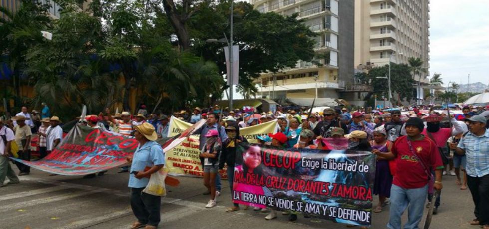Caos vial en Acapulco por marcha Caos vial en Acapulco por marcha