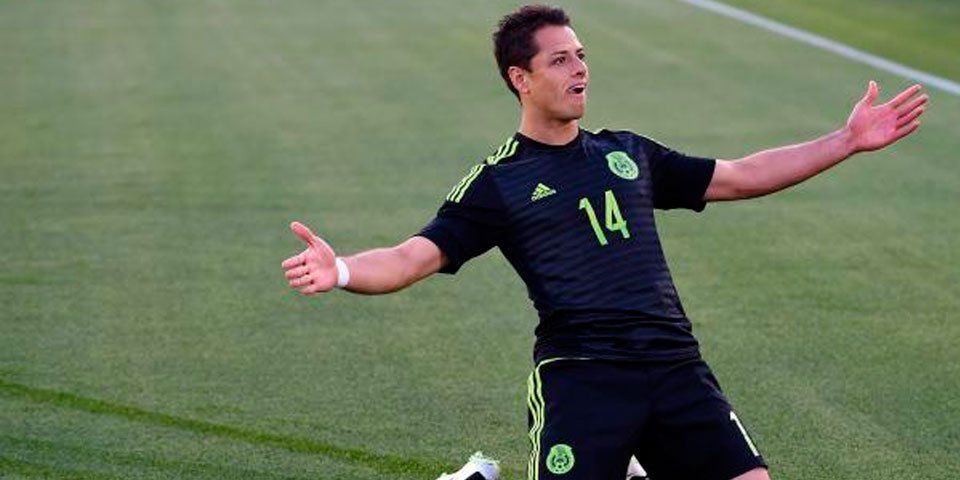 Chicharito, segundo máximo goleador del Tri