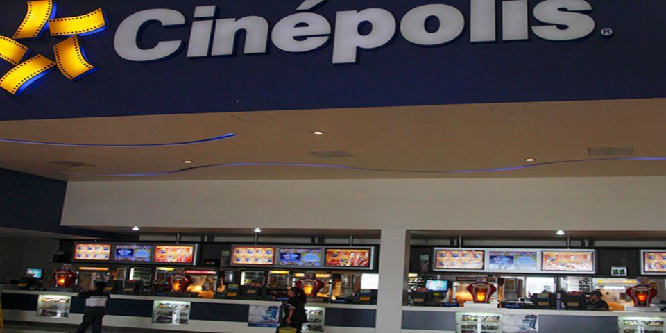Venden boletos de manera ilegal afuera de cines - cinepolis_saltillo_excelsior21