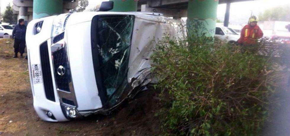 Cinco lesionados por volcadura en Tlalnepantla Cinco lesionados por volcadura en Tlalnepantla