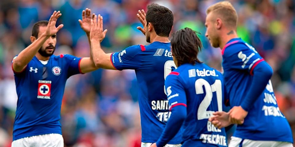 Cruz Azul remonta y vence a Xolos