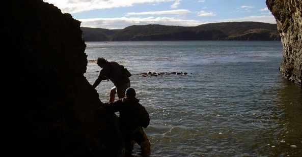 Rescatan a joven de cueva gracias a Facebook