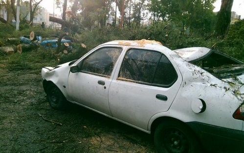 Lluvia provoca daños en Tlalnepantla Lluvia provoca daños en Tlalnepantla