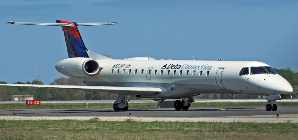 Regresan vuelo de EE.UU. por error de papeleo