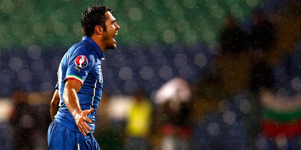 Gol de Eder salva a Italia