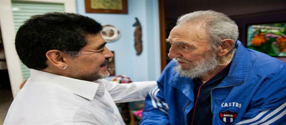 Fidel Castro publica cartas de Maradona