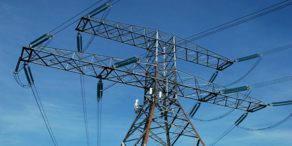 Producción industrial disminuye 0.2 por ciento en marzo: INEGI - electricidad_desenchufados1