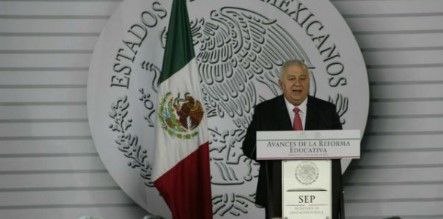 Entrevista a Emilio Chuayffet, secretario de Educación Pública Entrevista a Emilio Chuayffet, secretario de Educación Pública