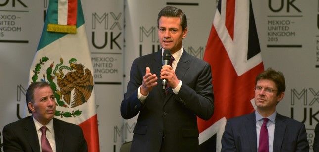 EPN firma acuerdos en educación y turismo con Reino Unido