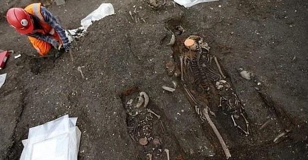 Encuentran más de 3 mil esqueletos en Londres