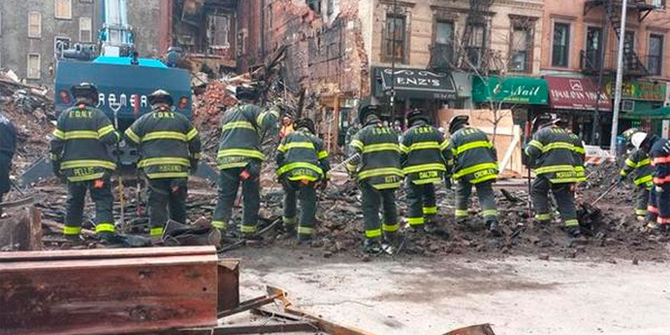 Encuentran dos cadáveres entre escombros de Manhattan Encuentran dos cadáveres entre escombros de Manhattan