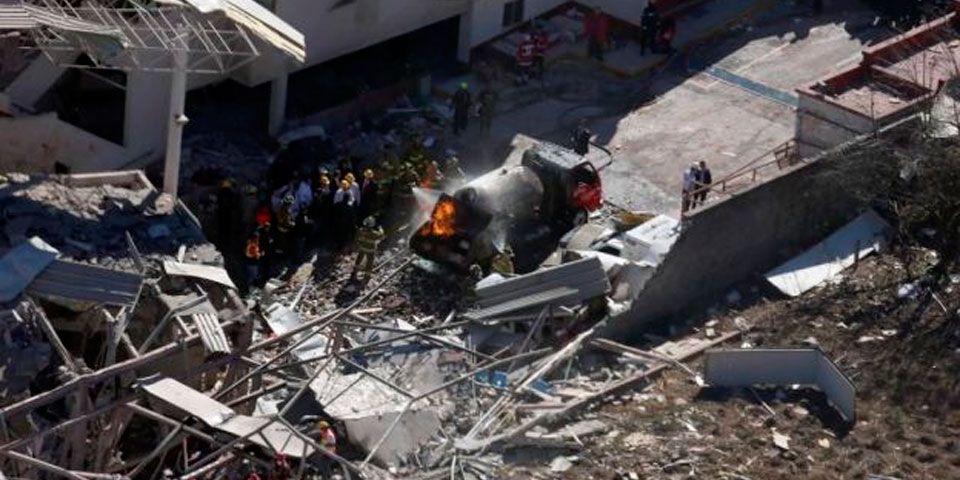 Darán apoyo económico a afectados en mercado de Cuajimalpa