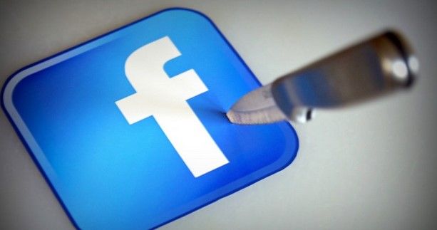 Pelea de Facebook termina con una joven muerta