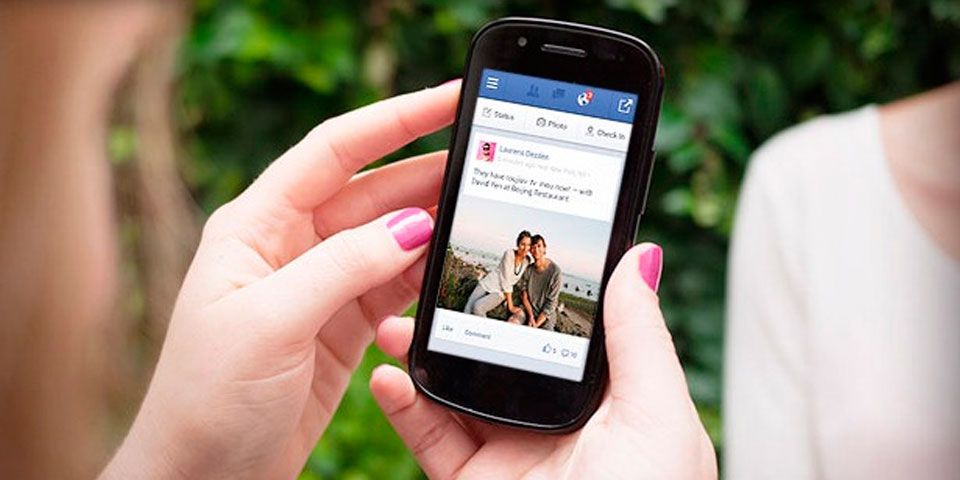 Zuckerberg quiere Facebook gratis en dispositivos móviles