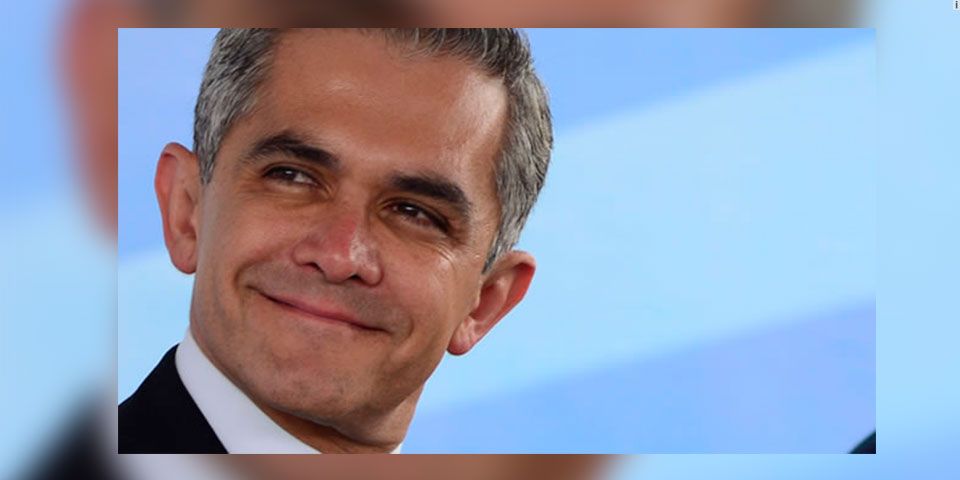 Lanza Mancera advertencia a su gabinete