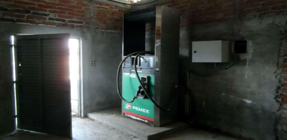 Encuentran en Apatzingán gasolinera clandestina Encuentran en Apatzingán gasolinera clandestina