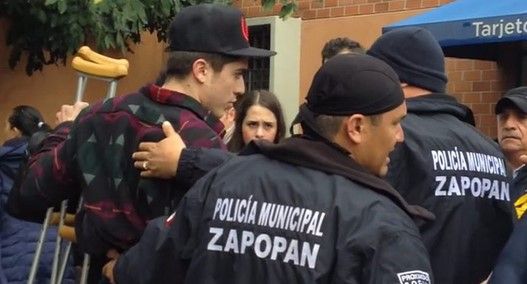 Policías irrumpen en Iteso de Zapopan