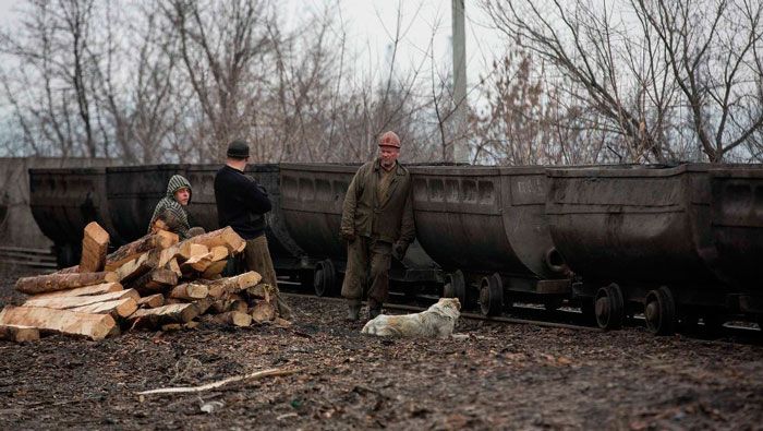 Mueren 32 trabajadores por explosión en una mina de Ucrania Mueren 32 trabajadores por explosión en una mina de Ucrania