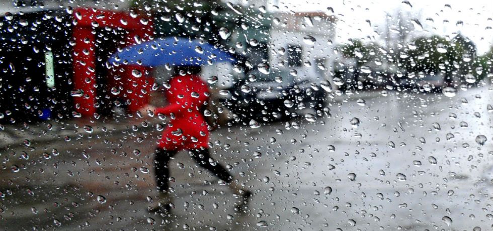 Cae intensa lluvia y granizo en la Ciudad de México