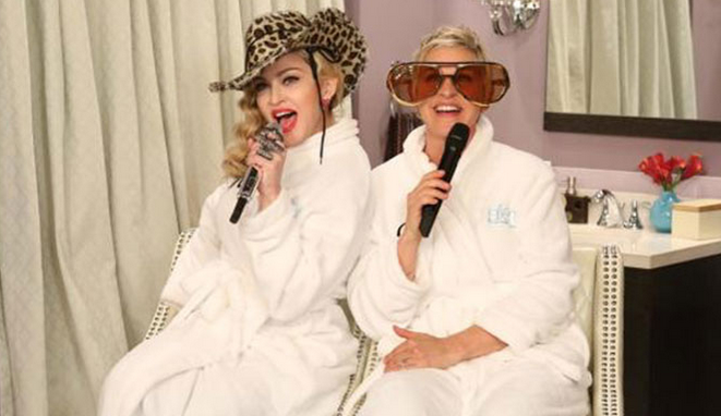 Madonna canta desde el baño