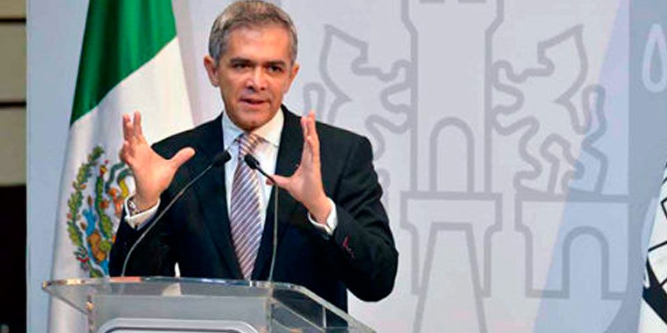 No promocionaremos programas sociales del GDF: Mancera