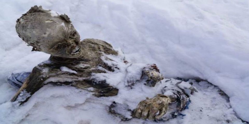 Rescatan cuerpo congelado del Pico de Orizaba