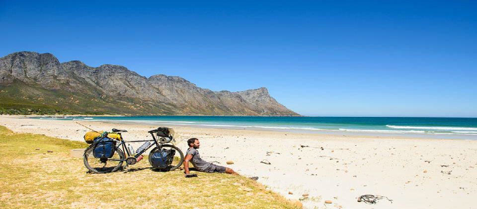 Fotógrafo concluye viaje en bicicleta por 2 continentes Fotógrafo concluye viaje en bicicleta por 2 continentes