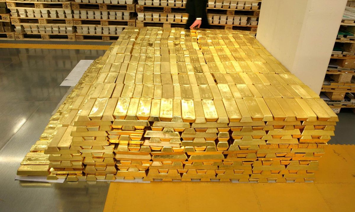 Roban camión con barras de oro Roban camión con barras de oro