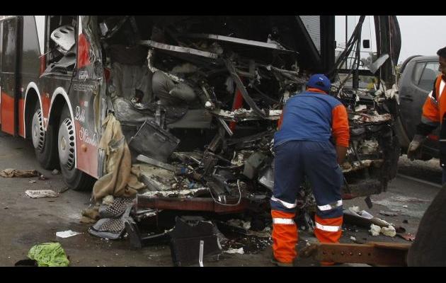 Choque múltiple en Perú deja 36 muertos