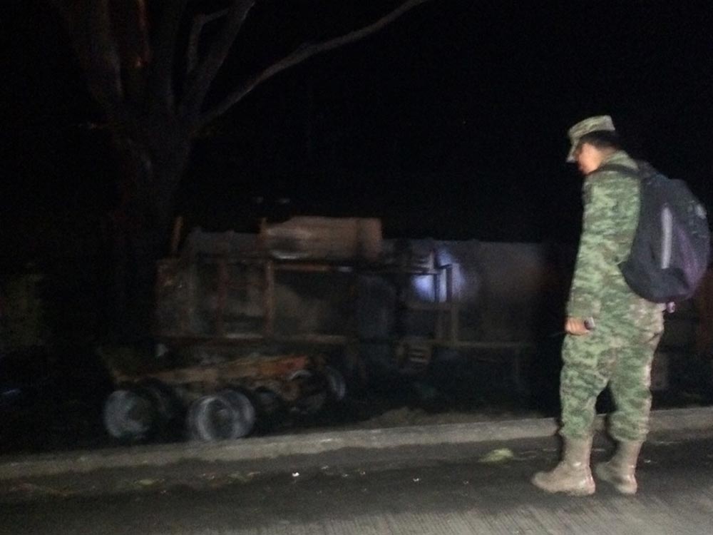 Dos muertos por explosión de pipa