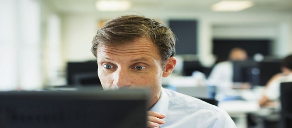 Expulsan a 3 jueces por ver pornografía en el trabajo Expulsan a 3 jueces por ver pornografía en el trabajo