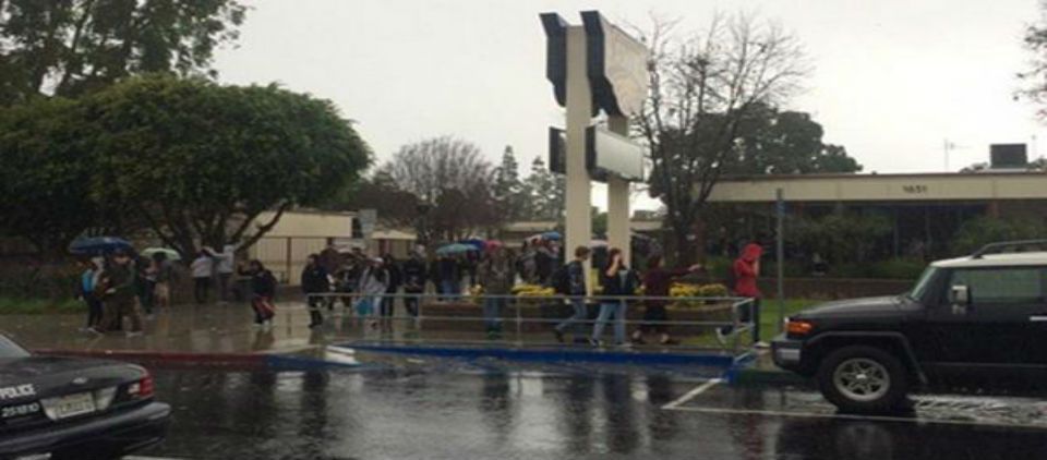 Alumnos encuentran a maestra ahorcada Alumnos encuentran a maestra ahorcada