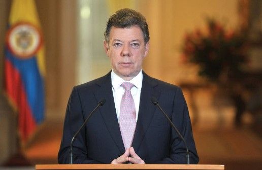 Presidente de Colombia suspende bombardeos contra las FARC