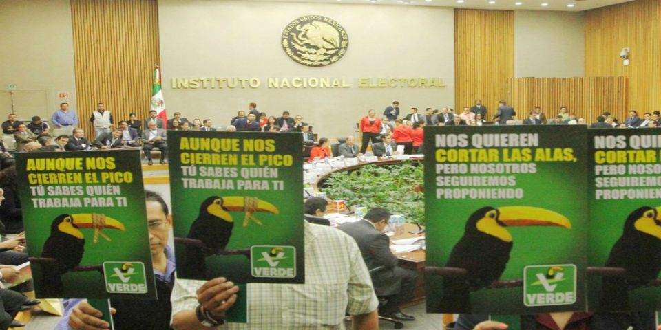 INE deja pendiente el retiro del registro del PVEM