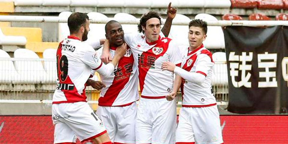 Sin mexicanos, Málaga cae ante el Rayo