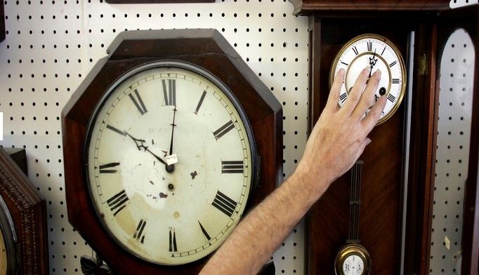 Adelantar el reloj incrementa el riesgo de ataques cardiacos Adelantar el reloj incrementa el riesgo de ataques cardiacos