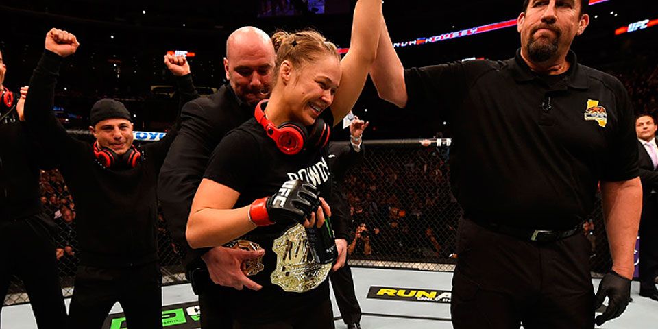 Ronda Rousey venció a Cat Zigano en 14 segundos Ronda Rousey venció a Cat Zigano en 14 segundos