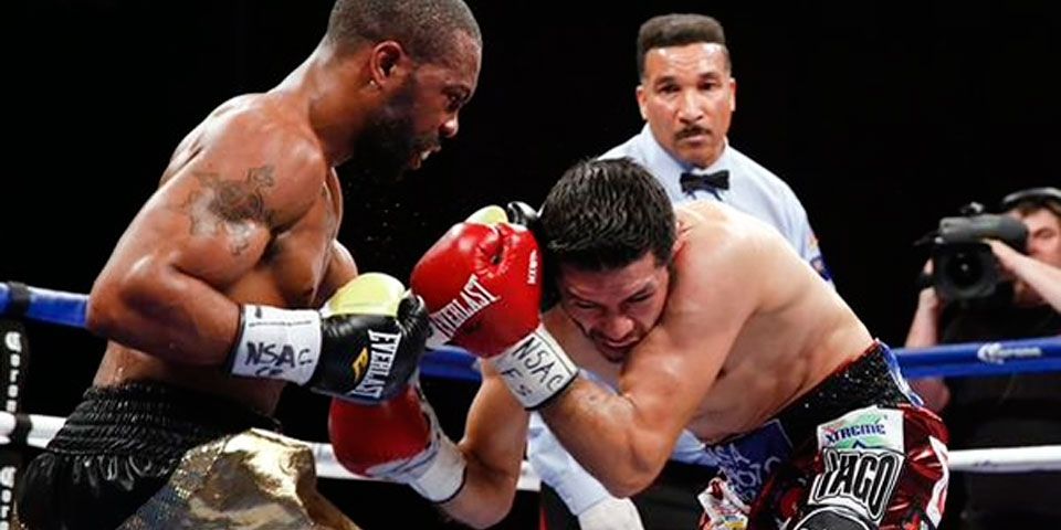 Jhonny González perdió título ante Russell Jhonny González perdió título ante Russell