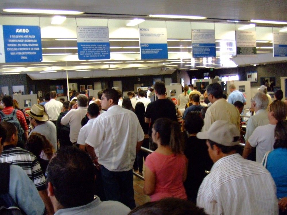 Deportan a estadounidense por ser de origen mexicano